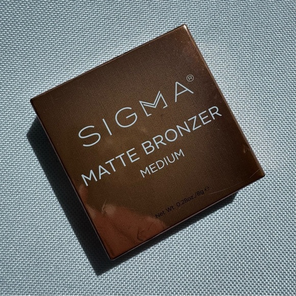 NWT Sigma Beauty Matte Bronzer - Medium - Picture 2 of 3